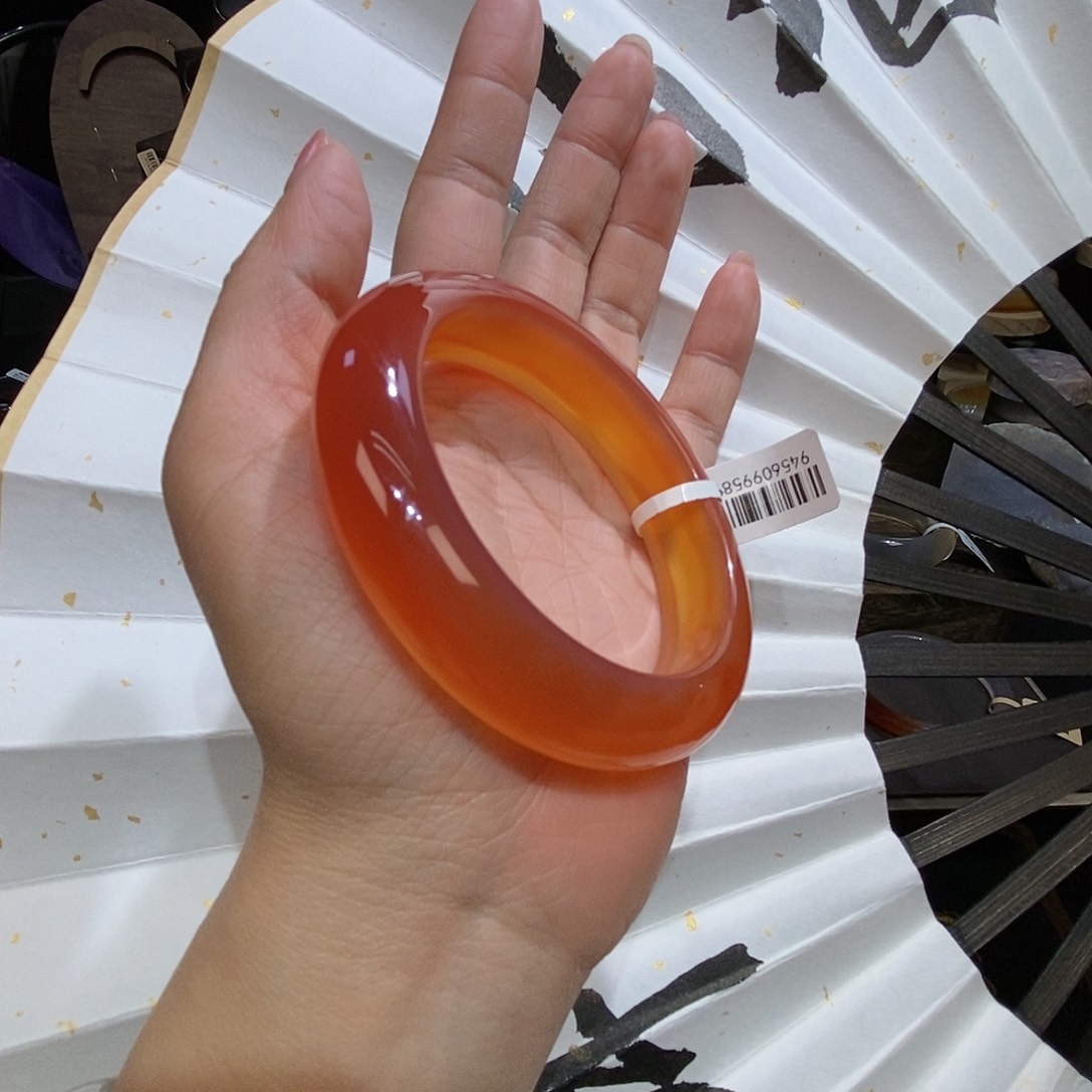 玛瑙/玉髓手镯未镶嵌陈**呀