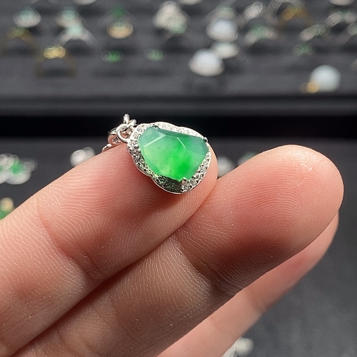 翡翠银S925镶嵌颈饰