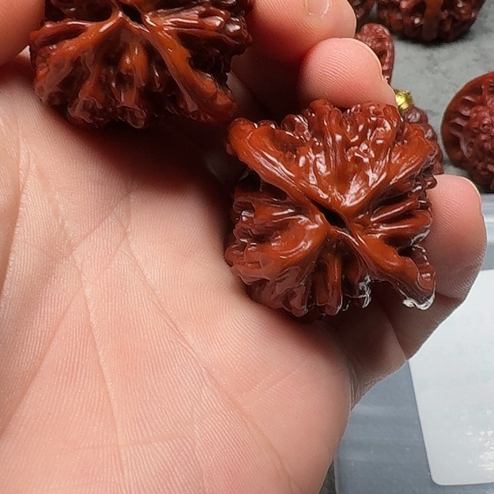 文玩核桃吊坠虎头009