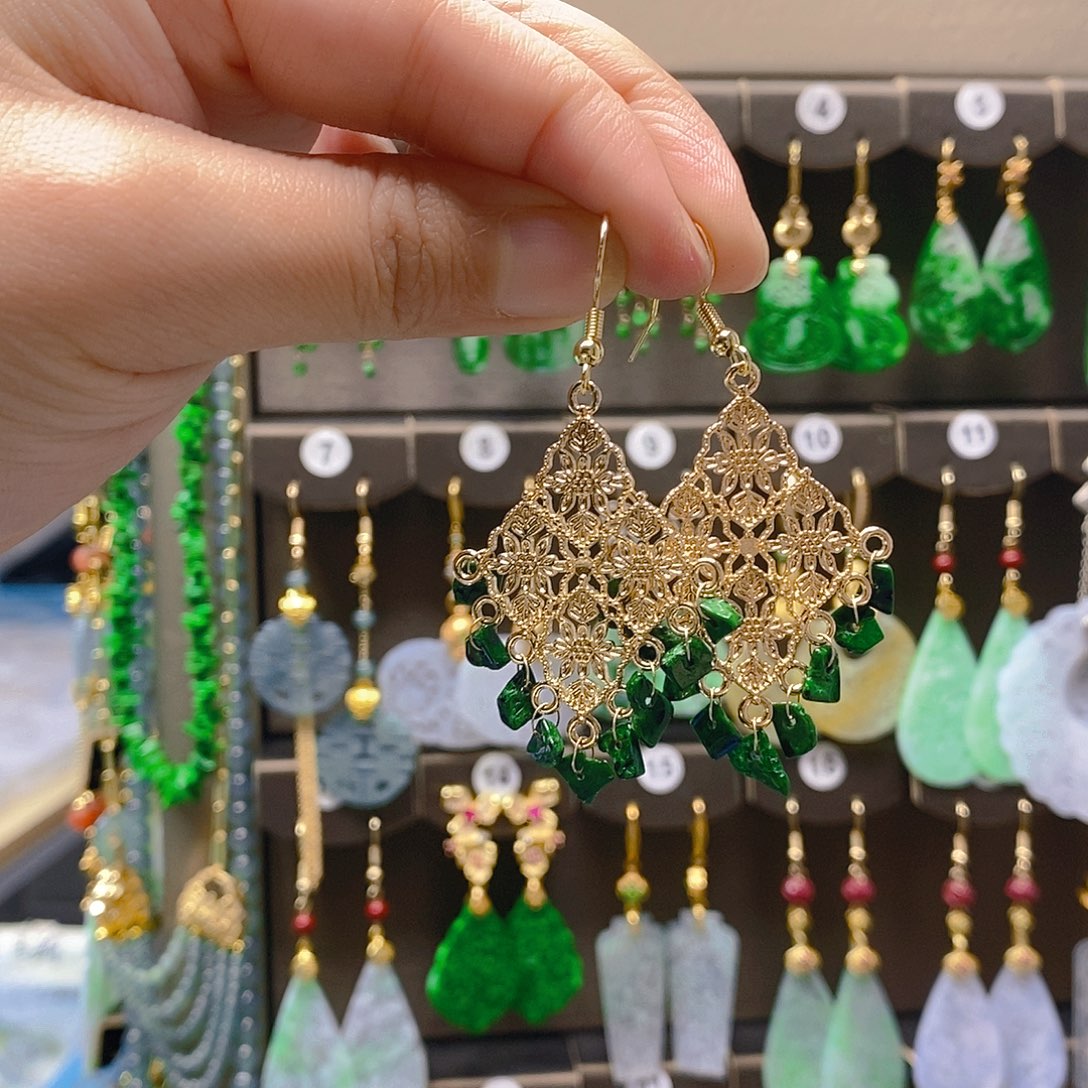 颈饰未镶嵌翡翠翡翠