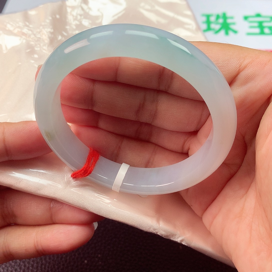 翡翠手镯未镶嵌天然缅甸A货翡翠手镯