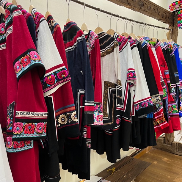 云尚彝裳 彝族服装女士传统长款民族风定制链接