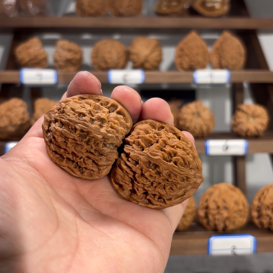 文玩核桃吊坠40三角疆