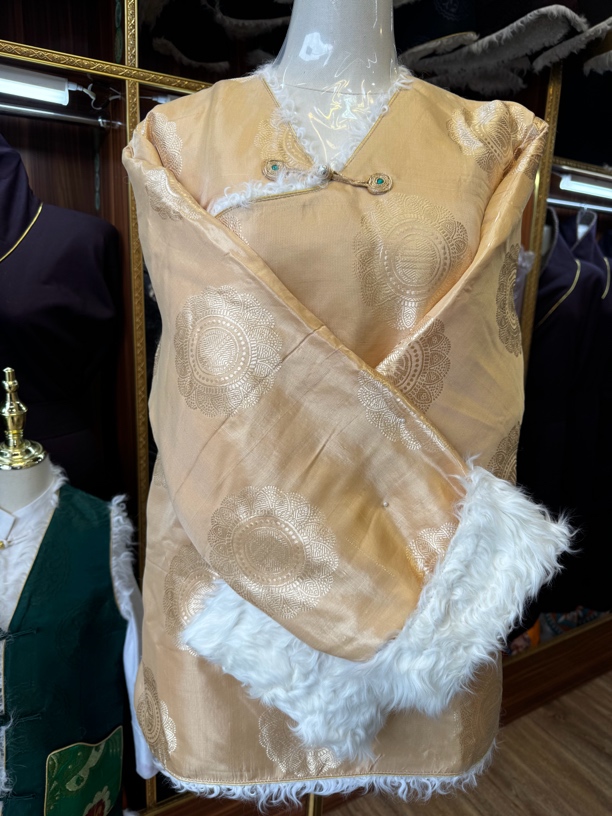 V领藏式进口摹本外套