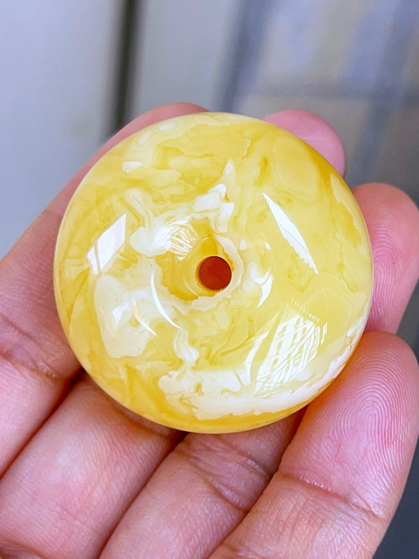 焦皮料溶洞白妖花平安扣