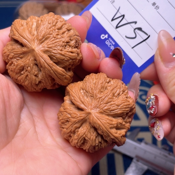 文玩核桃吊坠天**厚45粗筋51