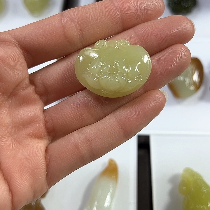 和田玉颈饰未镶嵌