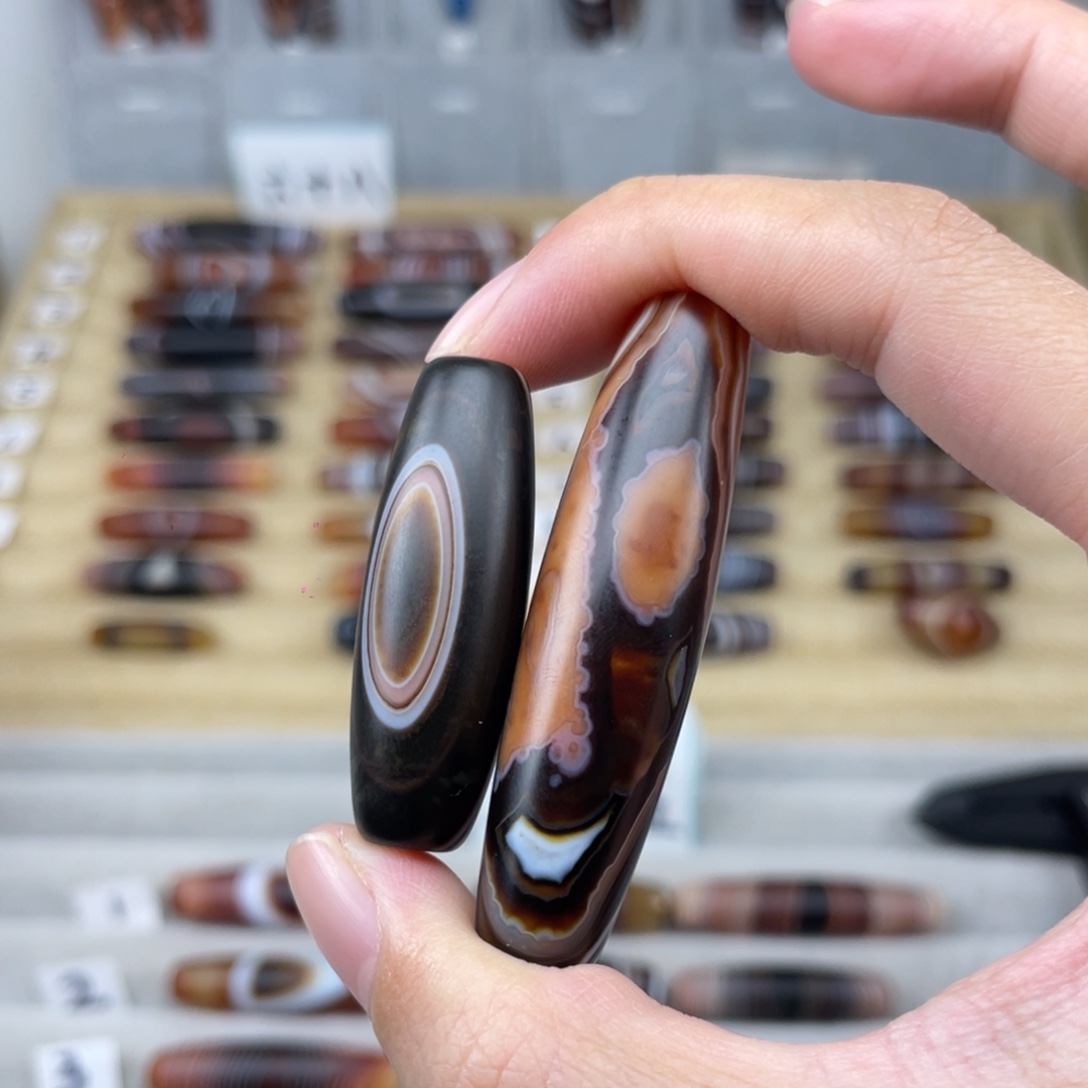 Y***S玛瑙/玉髓合金颈饰