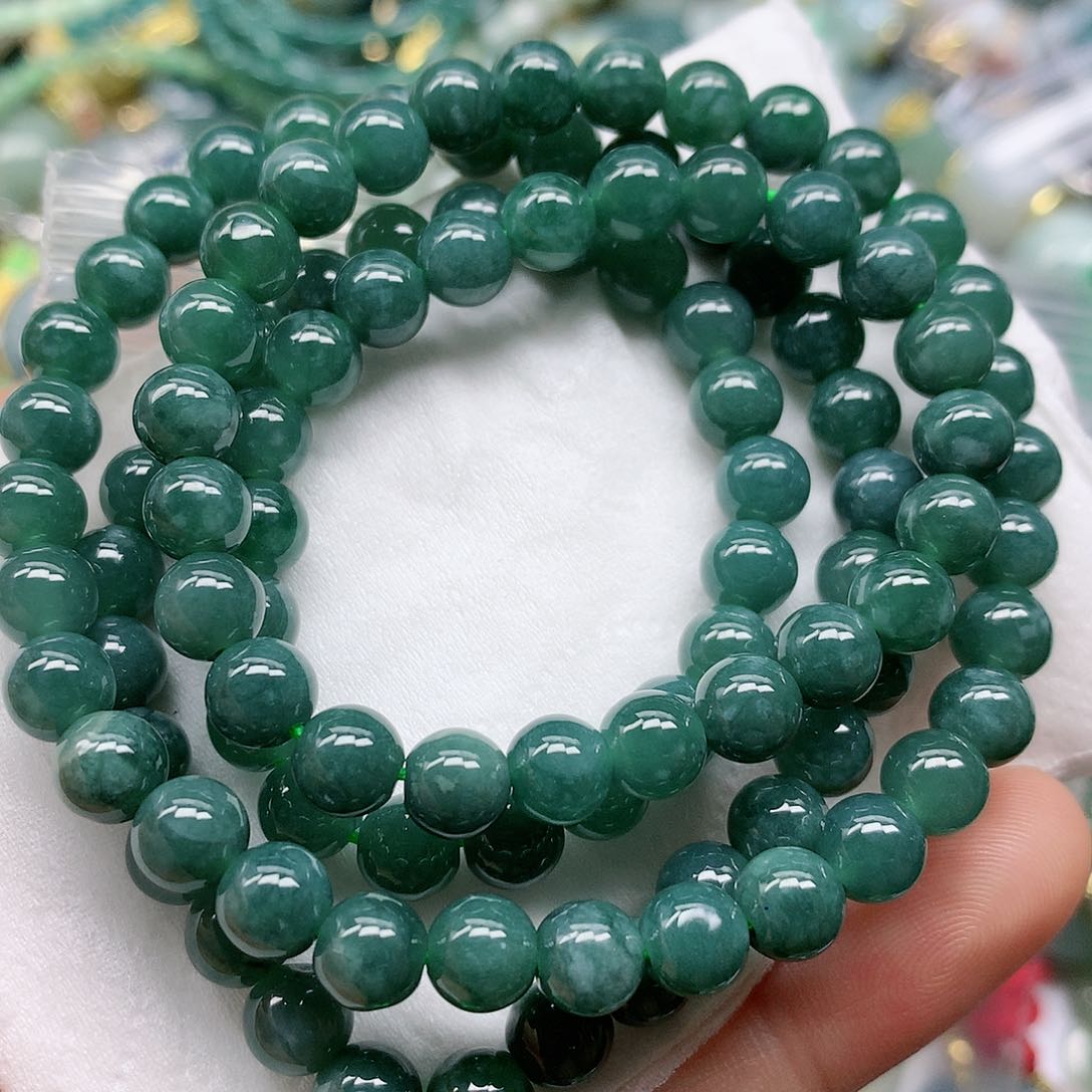 翡翠颈饰未镶嵌手串