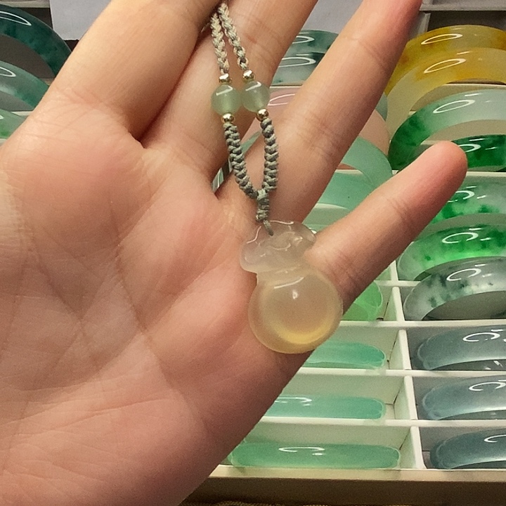 石英质玉未镶嵌手镯