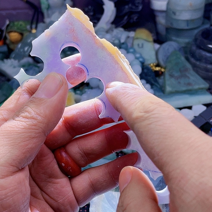 翡翠颈饰未镶嵌翡翠