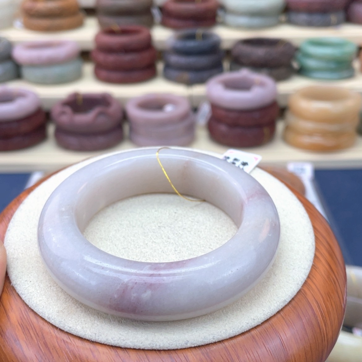 【闪购商品】石英质玉手镯未镶嵌