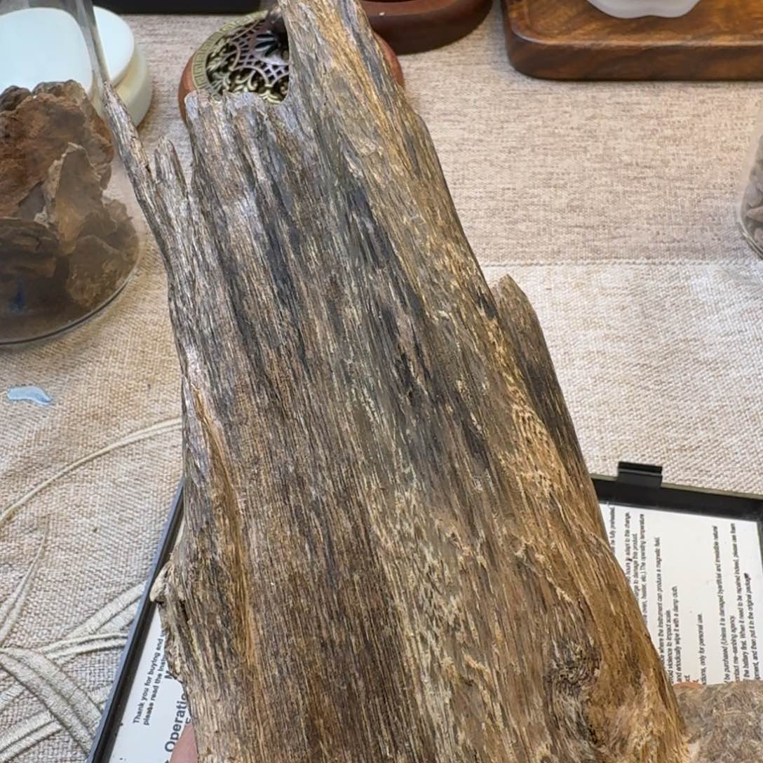 树脂制品深圳吊口摆件一个