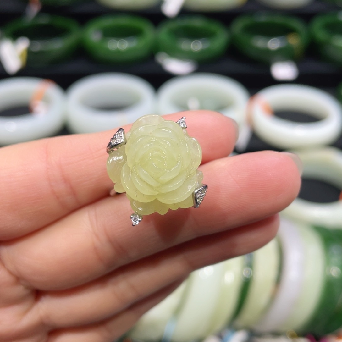 银S925镶嵌戒指和田玉