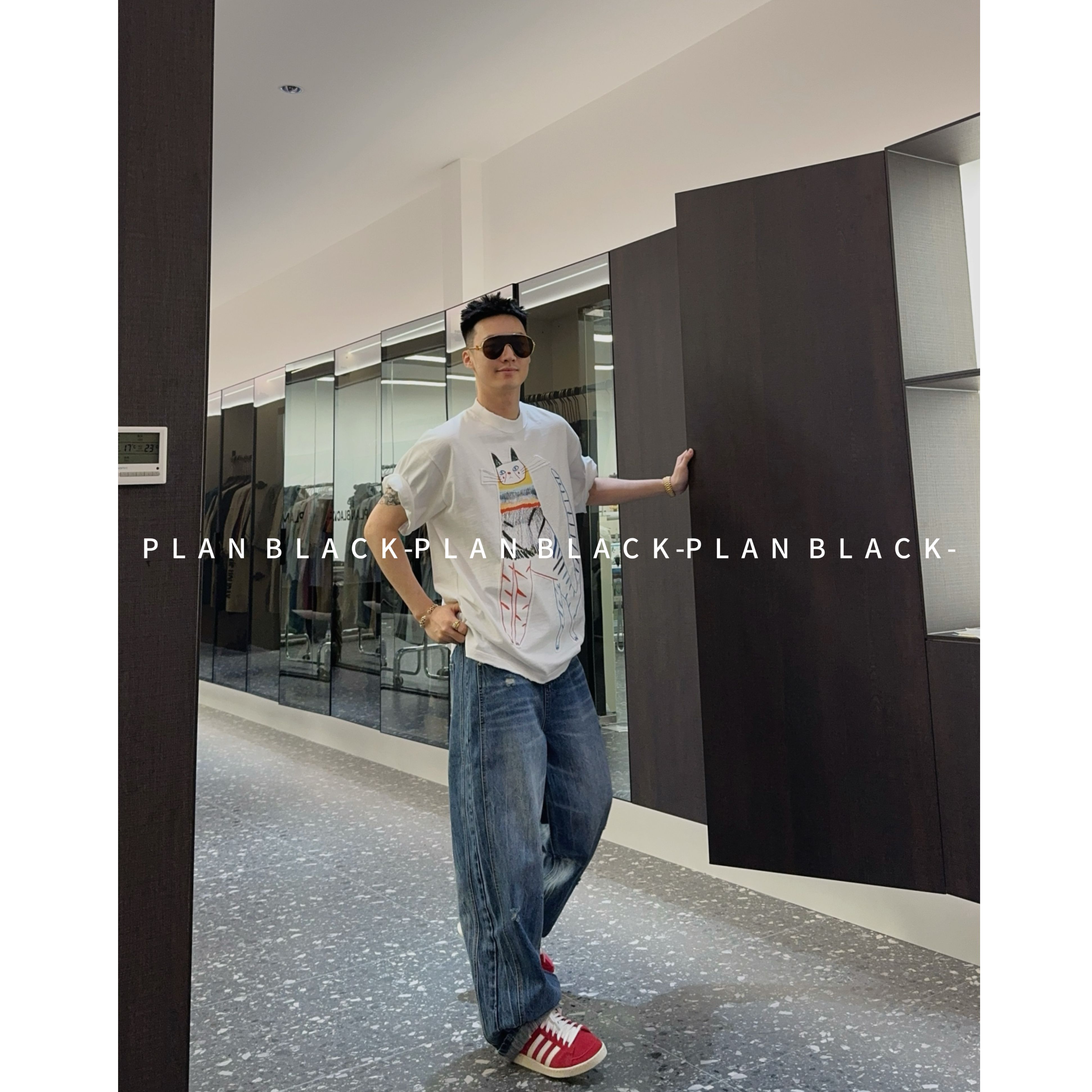 RICH陈发财【抽象猫咪】出众即特别！拼布彩绘风情侣松驰T恤6985