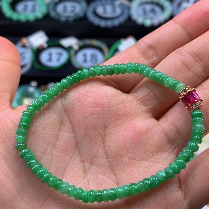 翡翠手链未镶嵌翡翠4+
