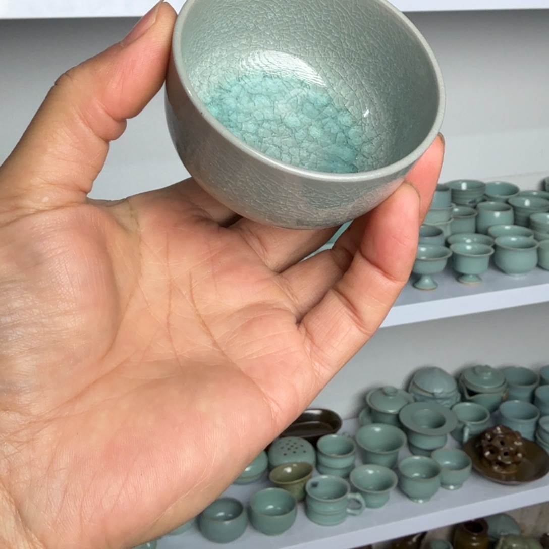 及***主摆件陶汝瓷冰花罗汉杯微瑕