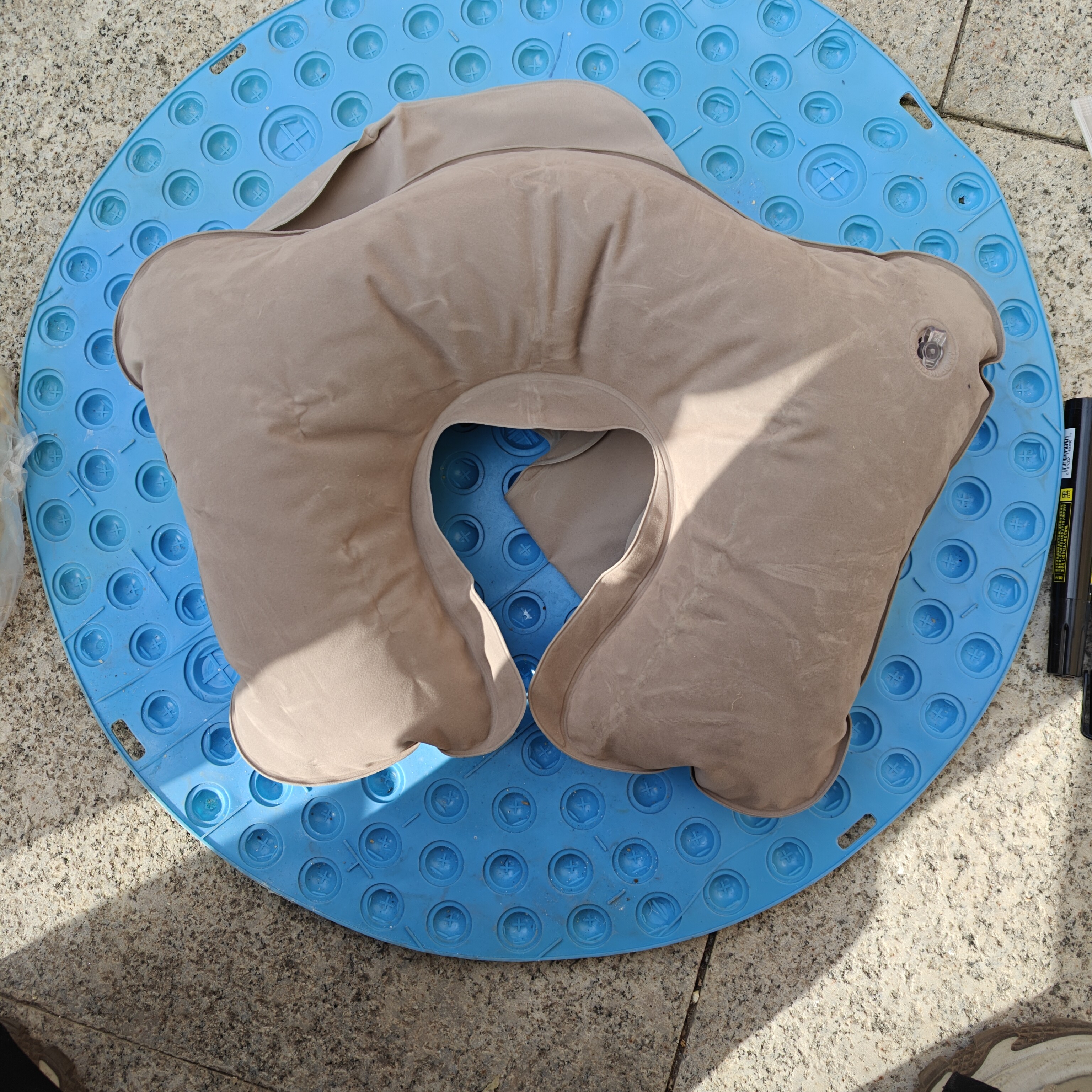 142服装配饰护颈枕2个