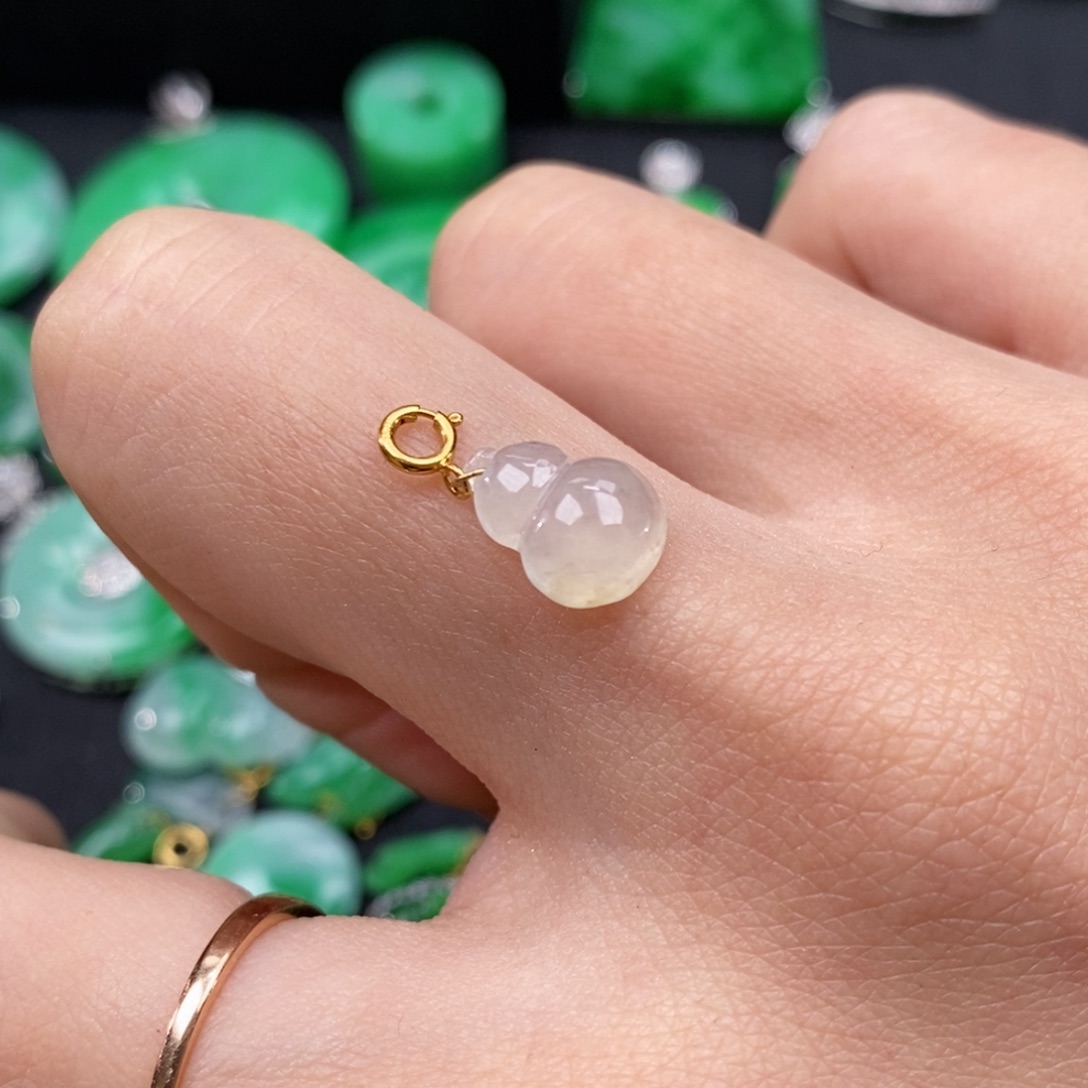 翡翠颈饰18K金镶嵌翡翠