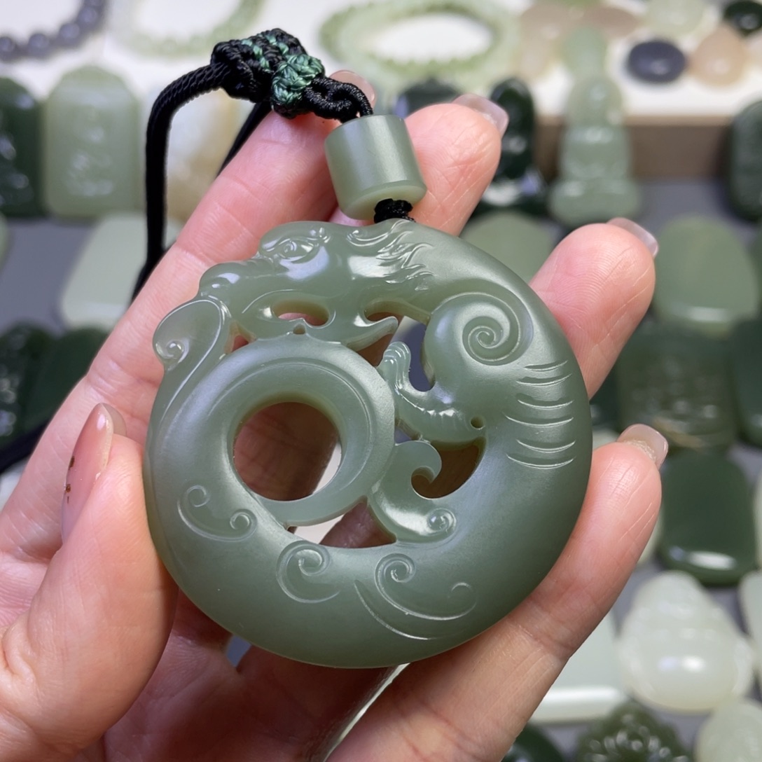 和田玉颈饰未镶嵌