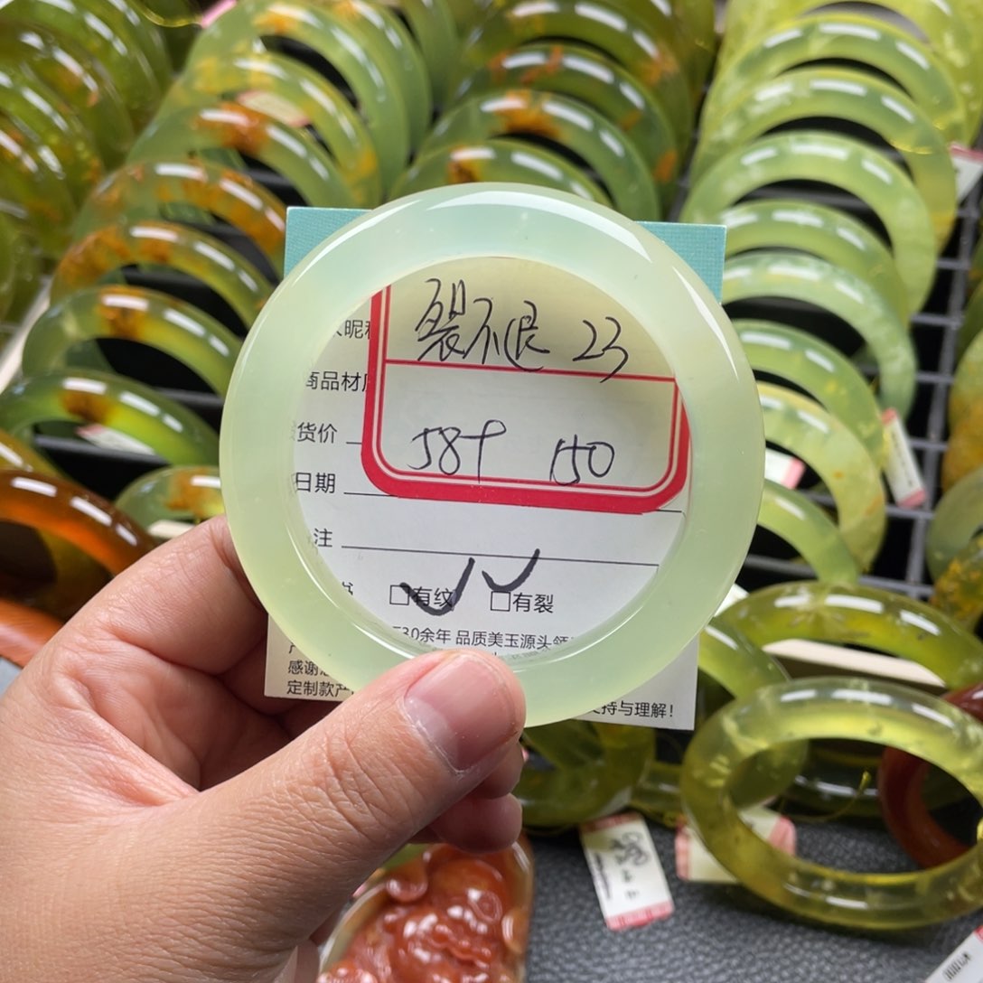 未镶嵌蛇纹石玉手镯有裂手镯特价不退不换