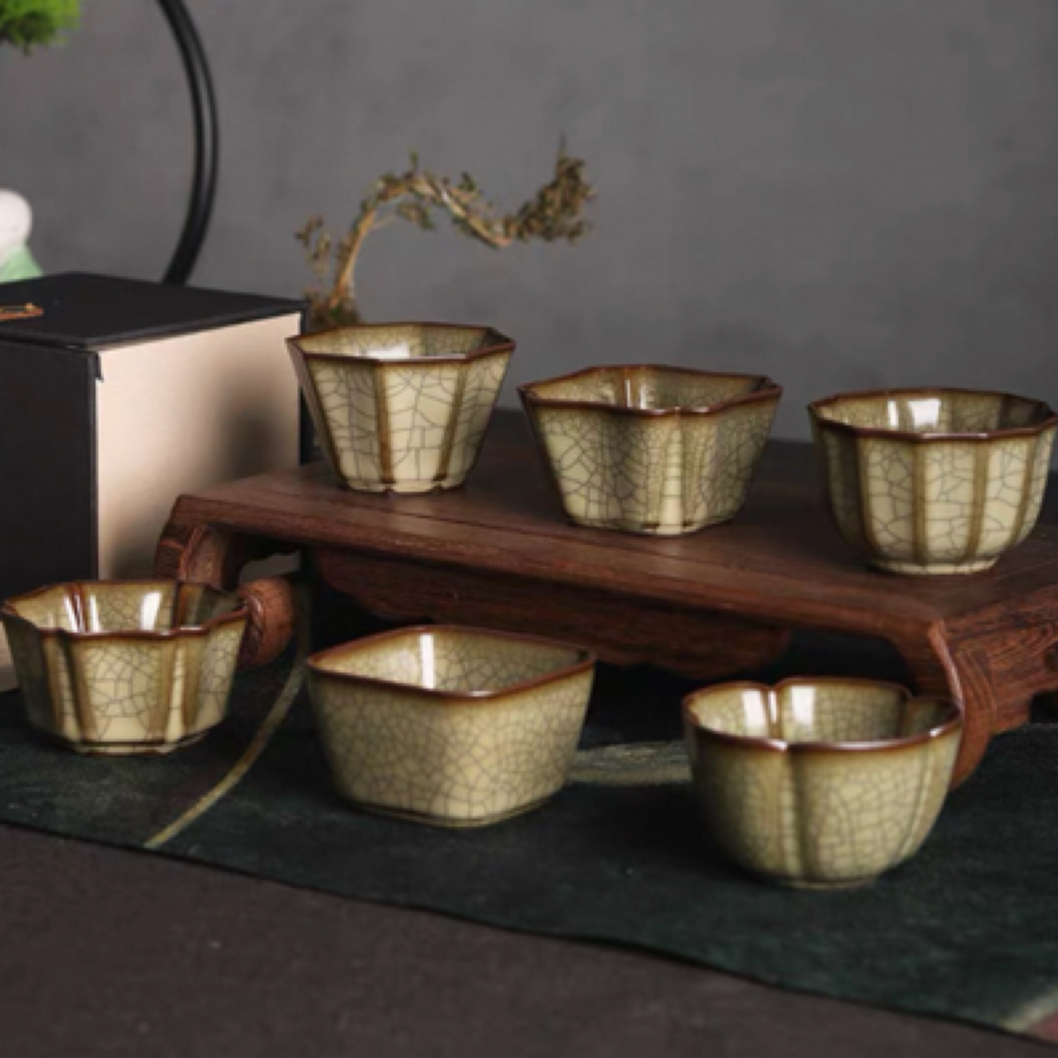 龙泉青瓷传世哥窑陶瓷品茗茶杯养线龙泉单杯青瓷主人杯功夫茶开片