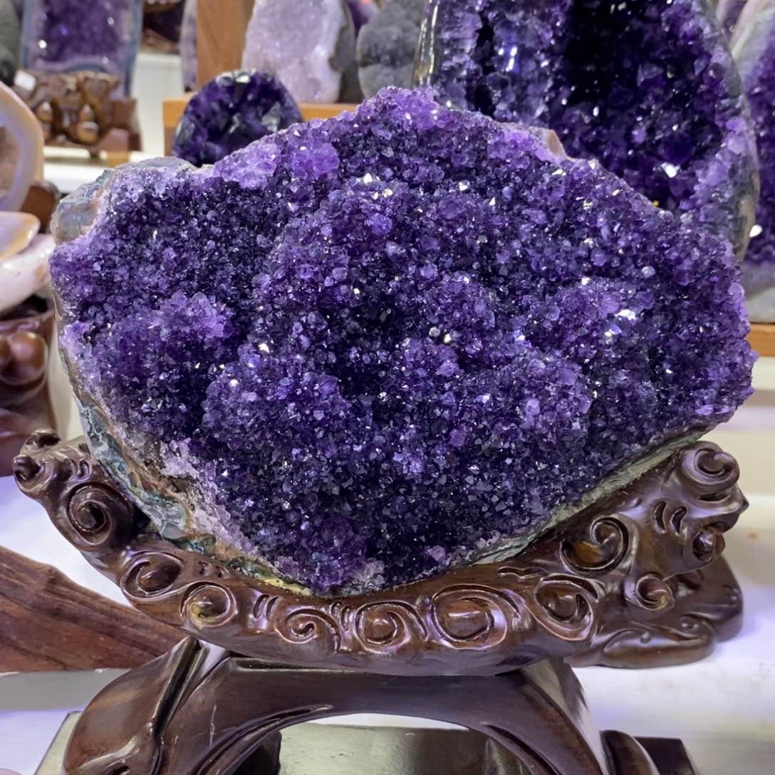 未镶嵌水晶大型摆件（非配饰）