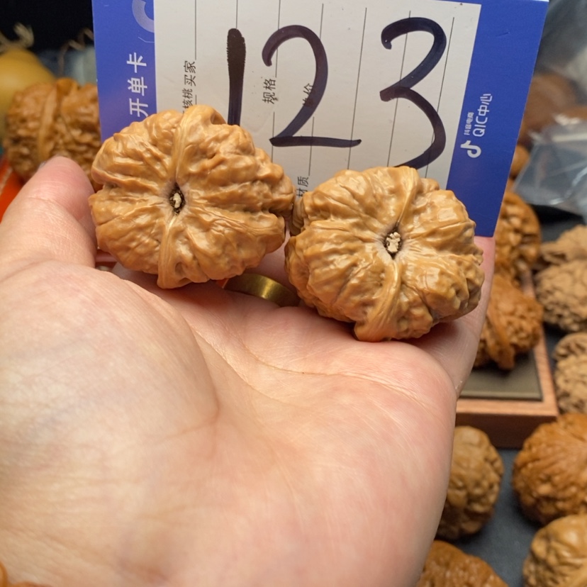 【闪购商品】文玩核桃吊坠文玩核桃123