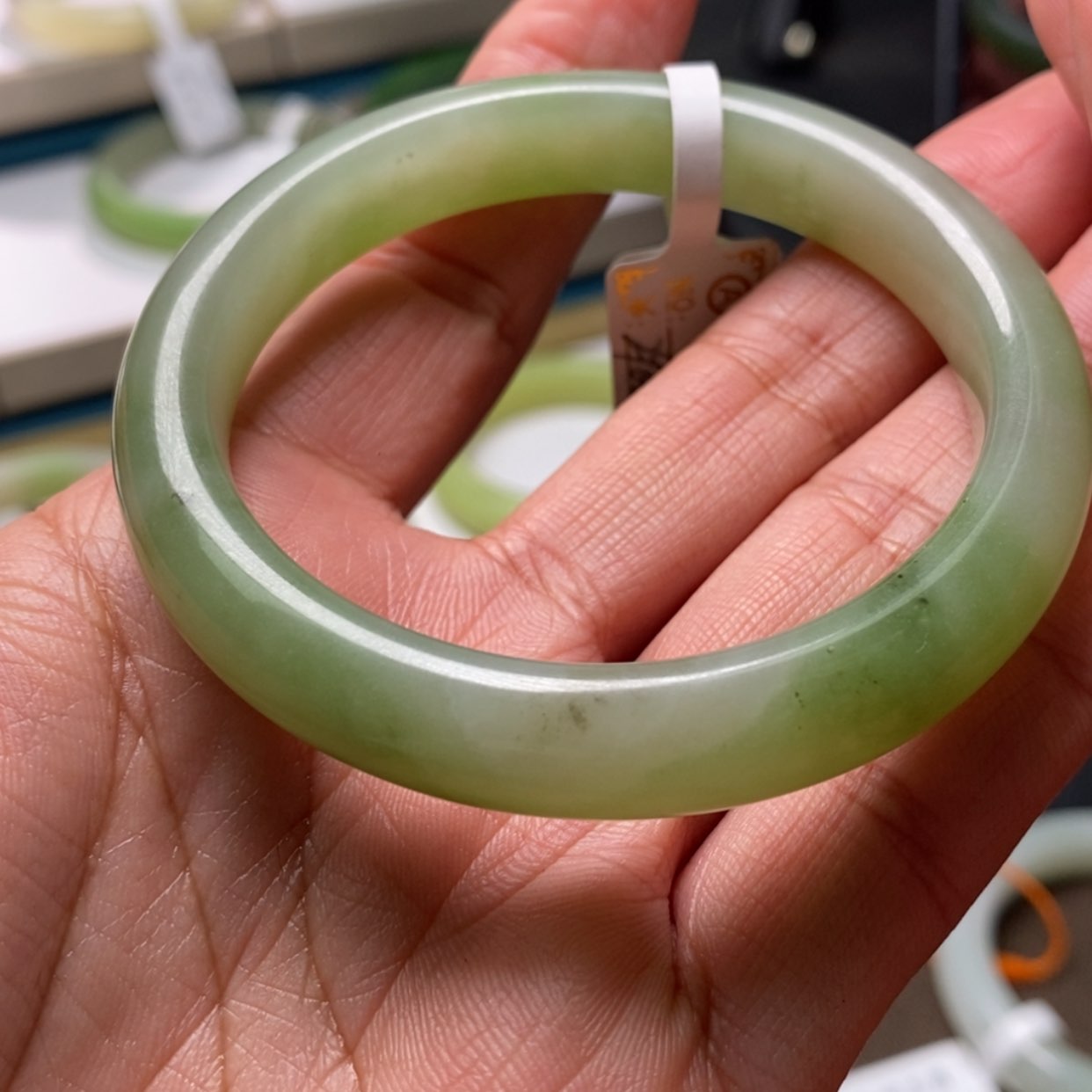 【闪购商品】和田玉（翠青玉）手镯未镶嵌阳**媚