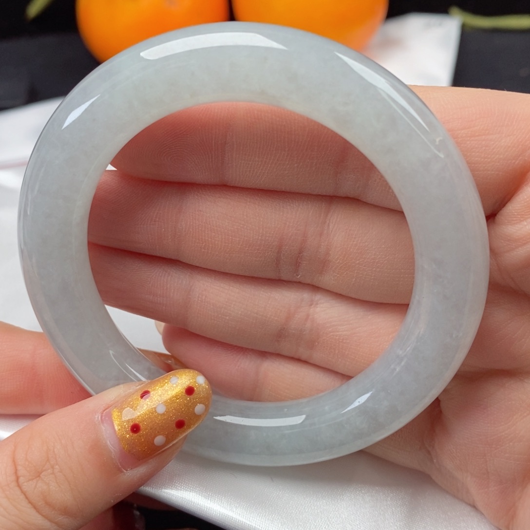 翡翠手镯未镶嵌56圆条