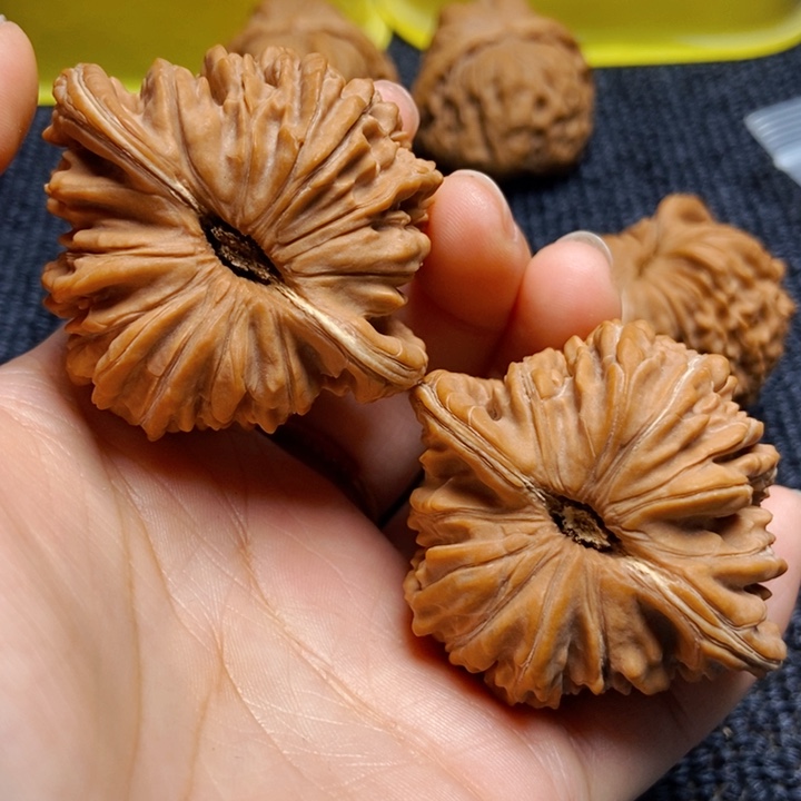 文玩核桃吊坠水**烟48楼子