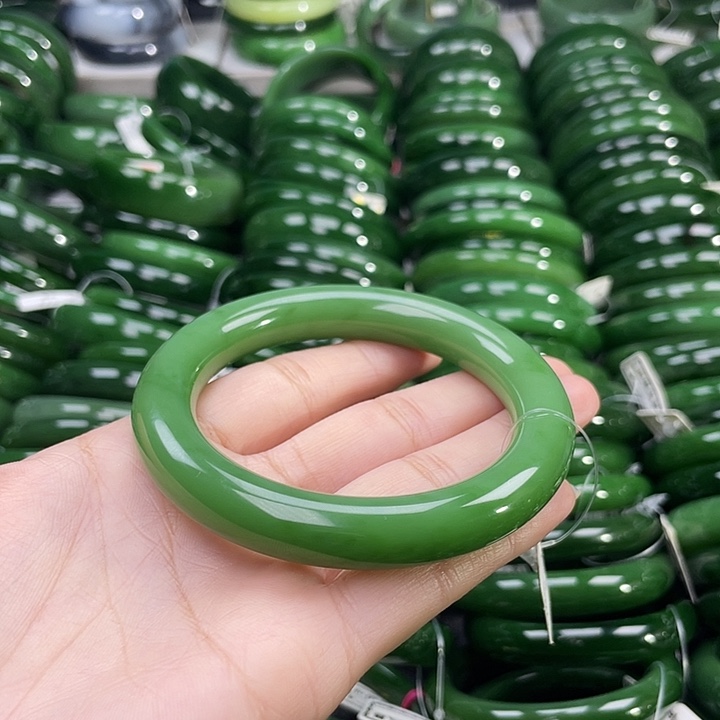 未镶嵌手镯和田玉（碧玉）