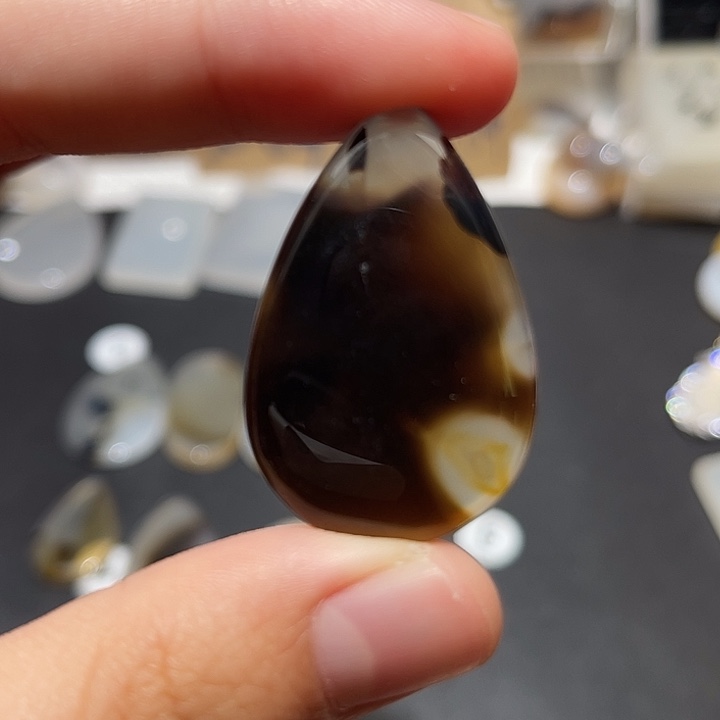 玛瑙/玉髓颈饰未镶嵌