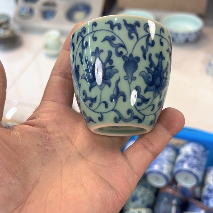 瓷片白青花缠枝莲青釉铃铛主人杯全品