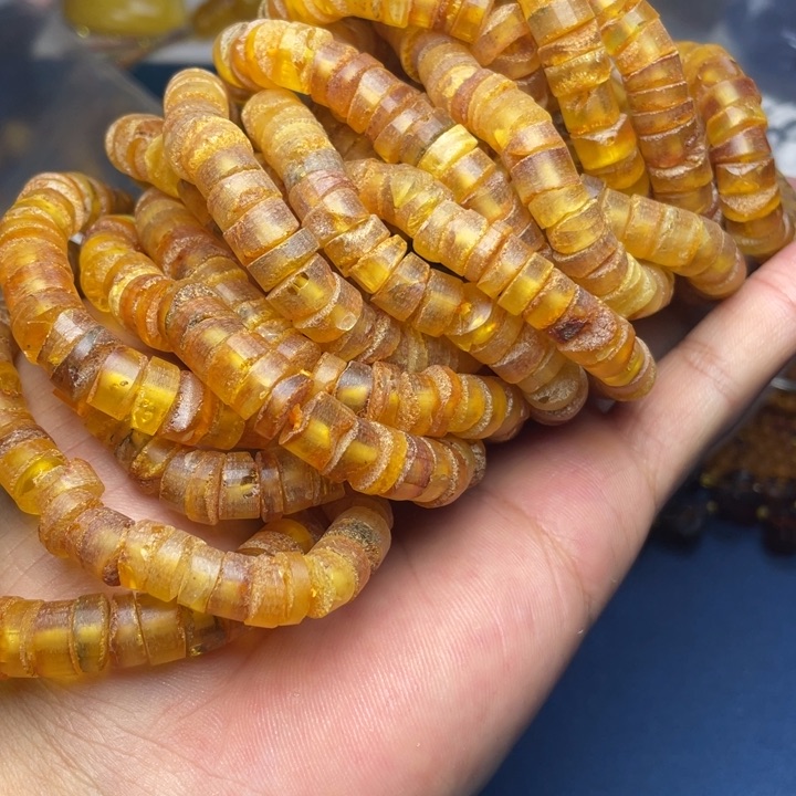 未镶嵌琥珀珠宝奇石