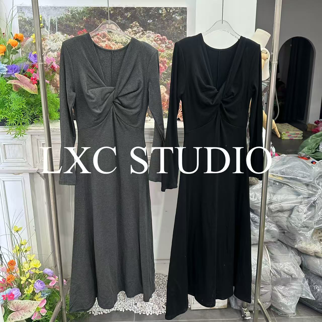 YA【8590】心动信号· 十三行气质v领胸前扭褶显瘦连衣裙