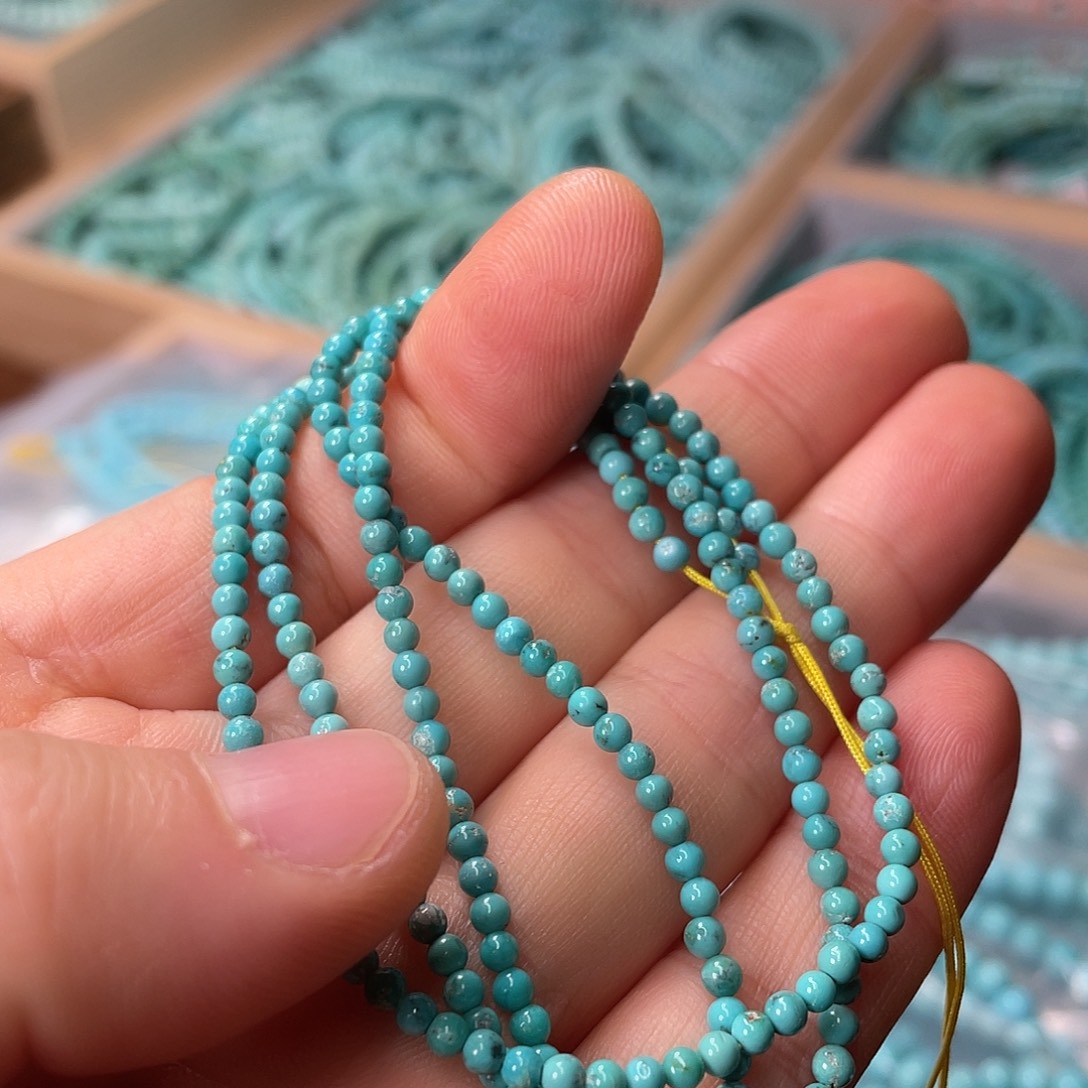 绿松石未镶嵌颈饰