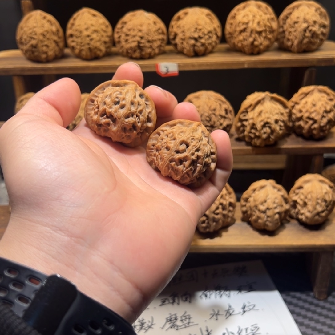 核桃把件黑*儿宫灯狮子头