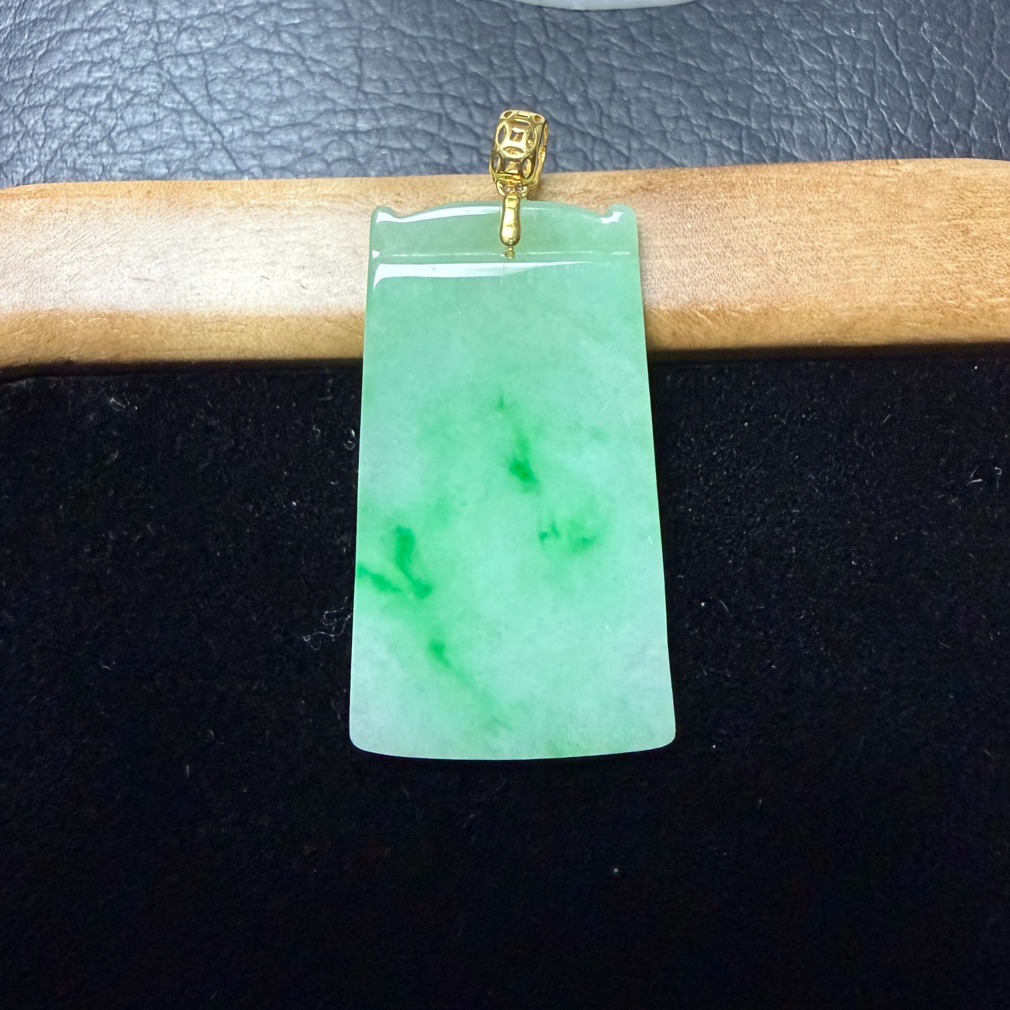 久鱼珠宝  18K金缅甸翡翠挂件 51