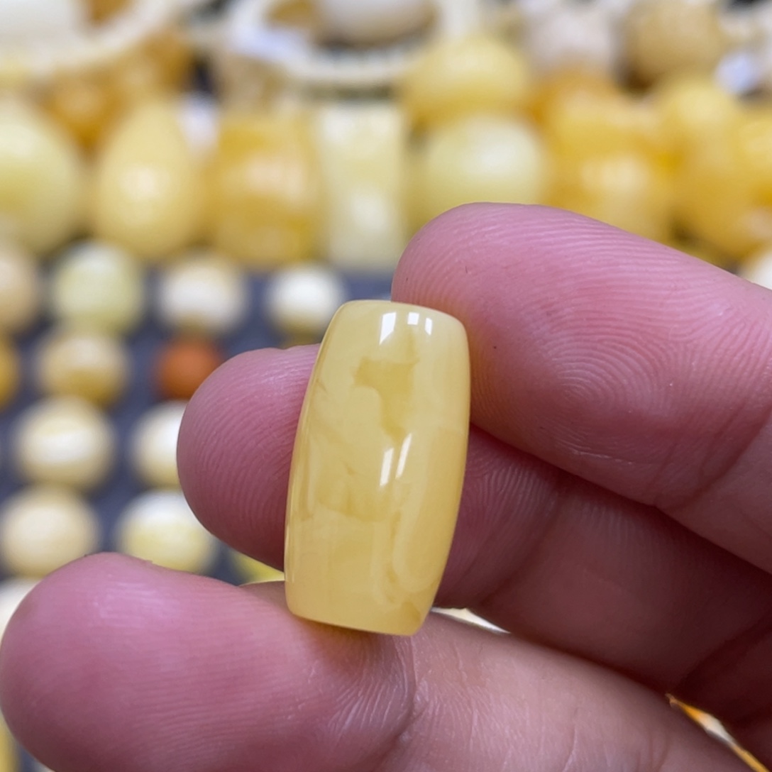 蜜蜡未镶嵌裸石9.9*18mm