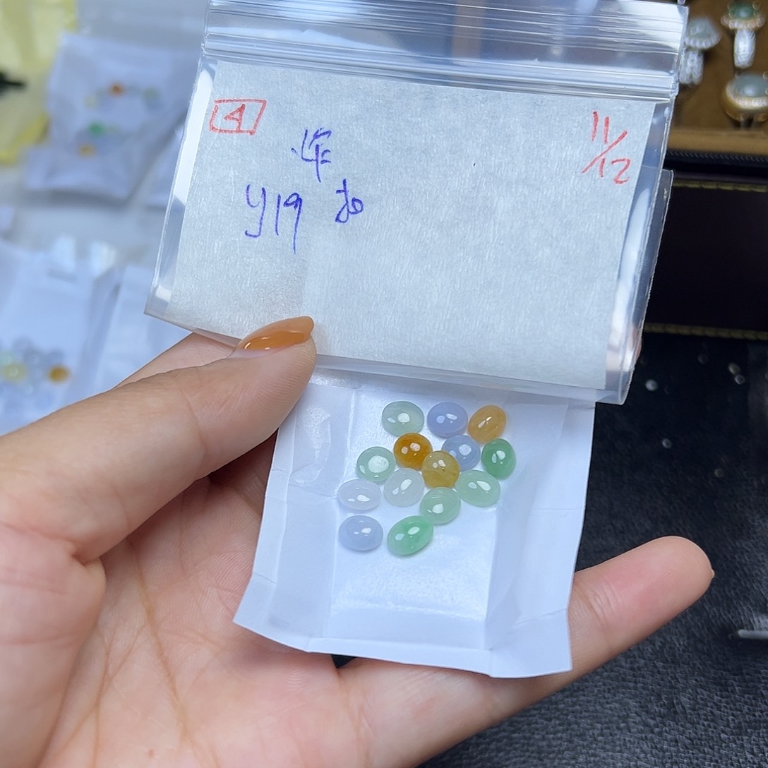 扣***扣定制翡翠未镶嵌翡翠