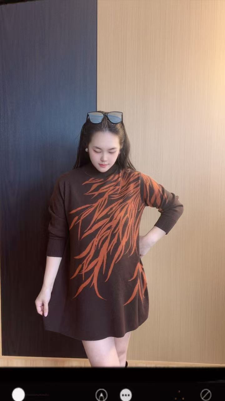 639秋冬长袖中长裙中长款民族风中老年女装休闲风常规圆领时尚风