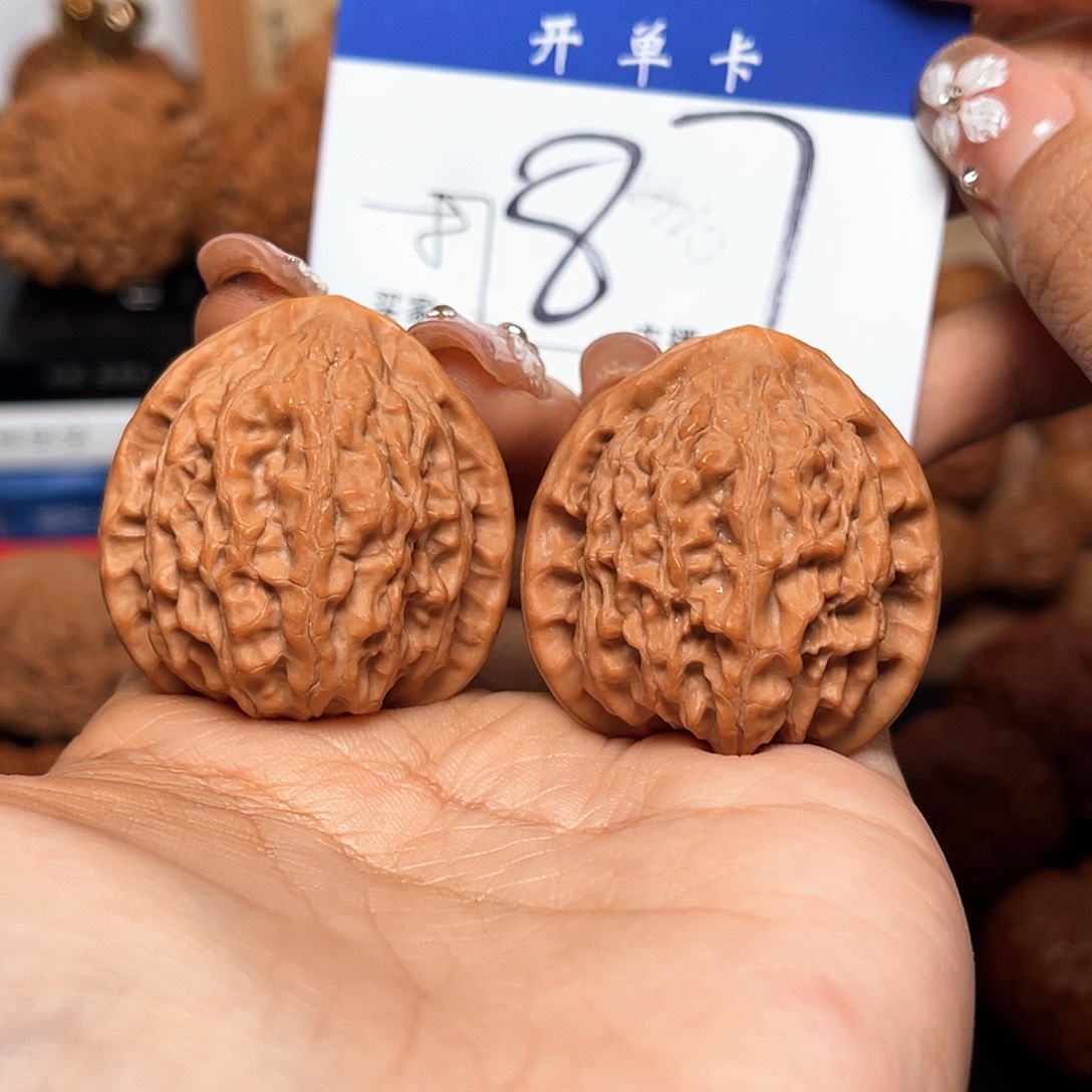 吊坠桃核金牛36+尺寸y