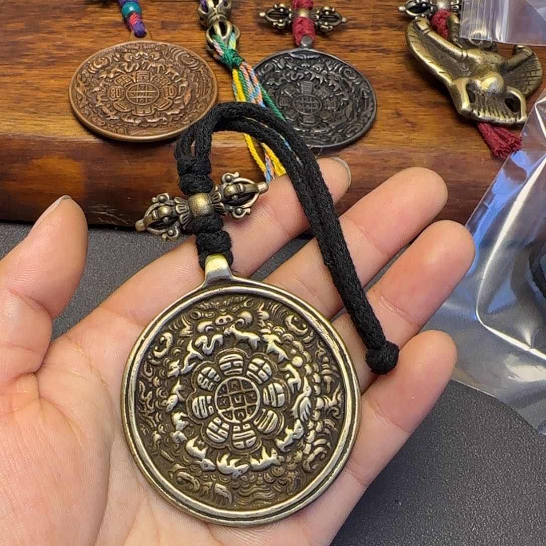 S***r泥塑藏传牌子…………