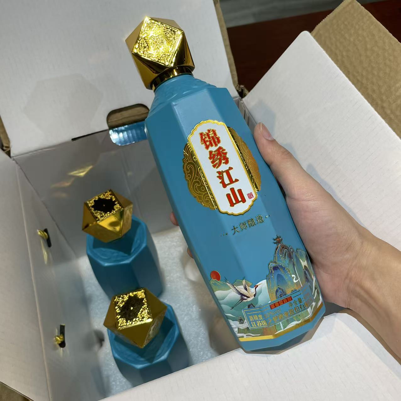 韵之源LW 锦绣江山浓香型白酒052（一箱4瓶）52度52度