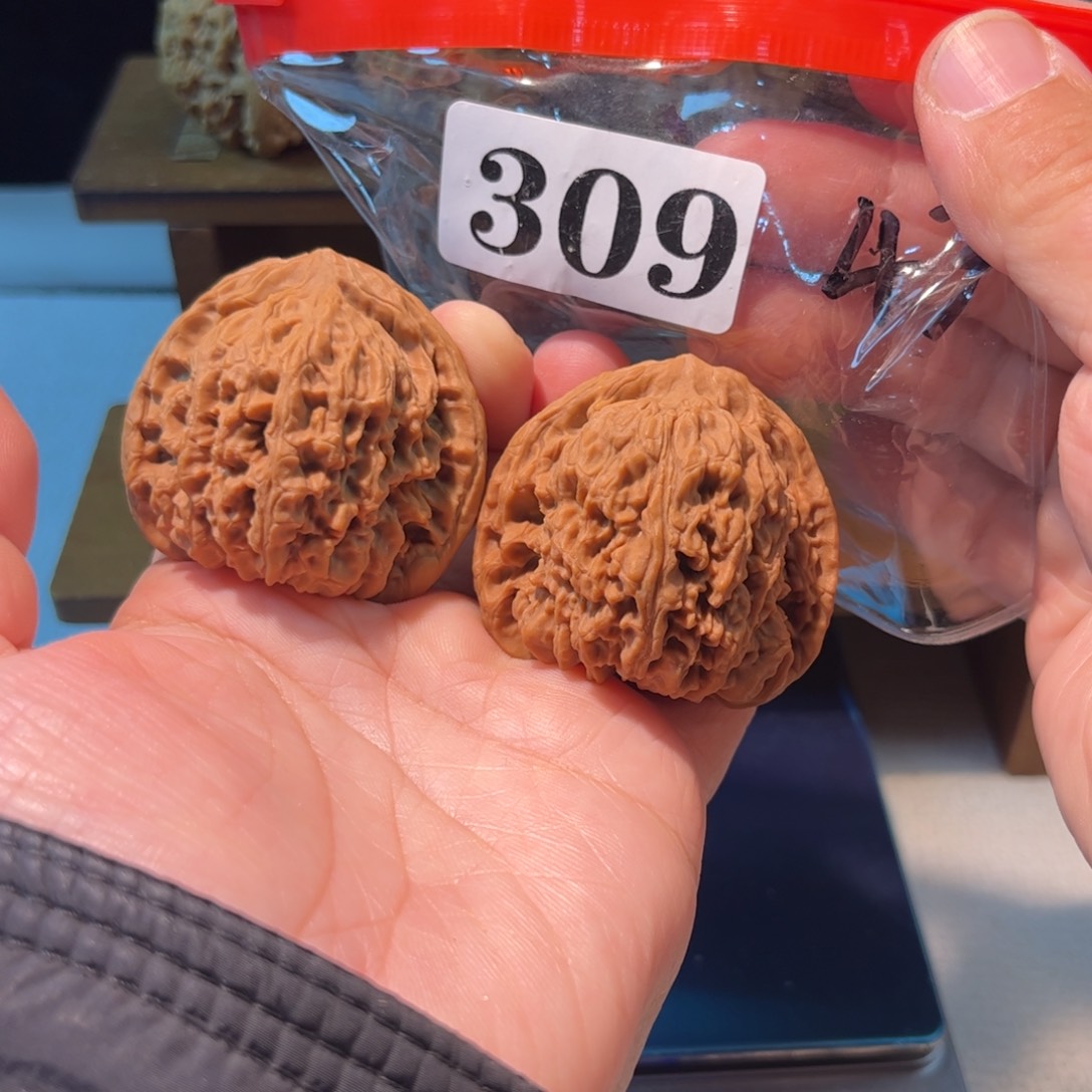 吊坠文玩核桃三角将43