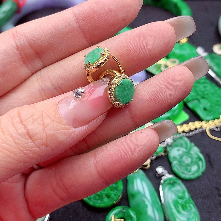 翡翠颈饰银S925镶嵌翡翠