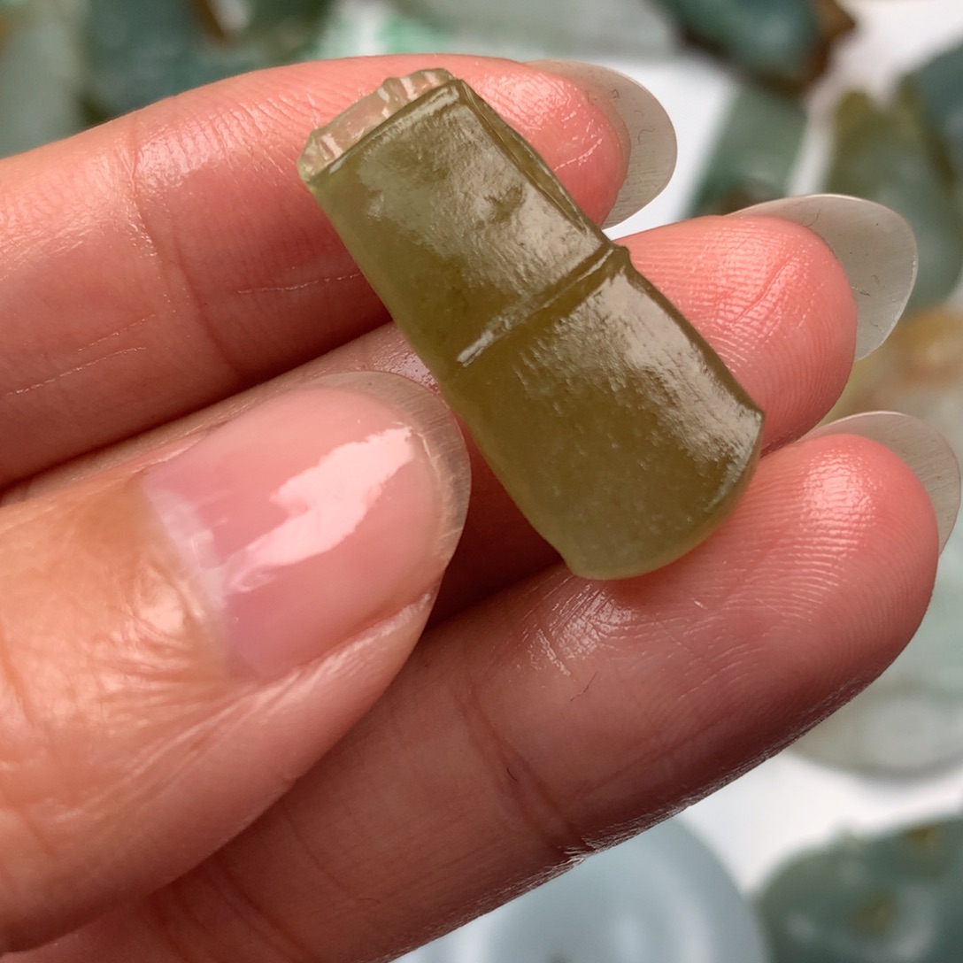 定制翡翠未镶嵌翡翠