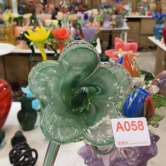 琉璃花瓶高45厘米宽6厘米