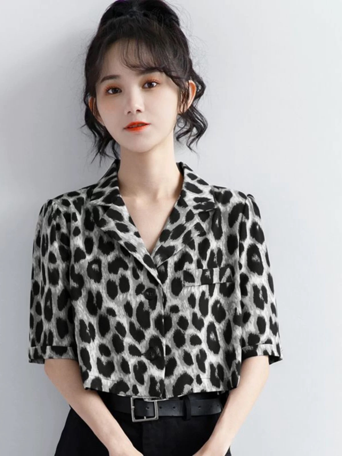T豹纹复古衬衫短款夏季衬衣短袖尖领宽松打底衫上衣时尚常规